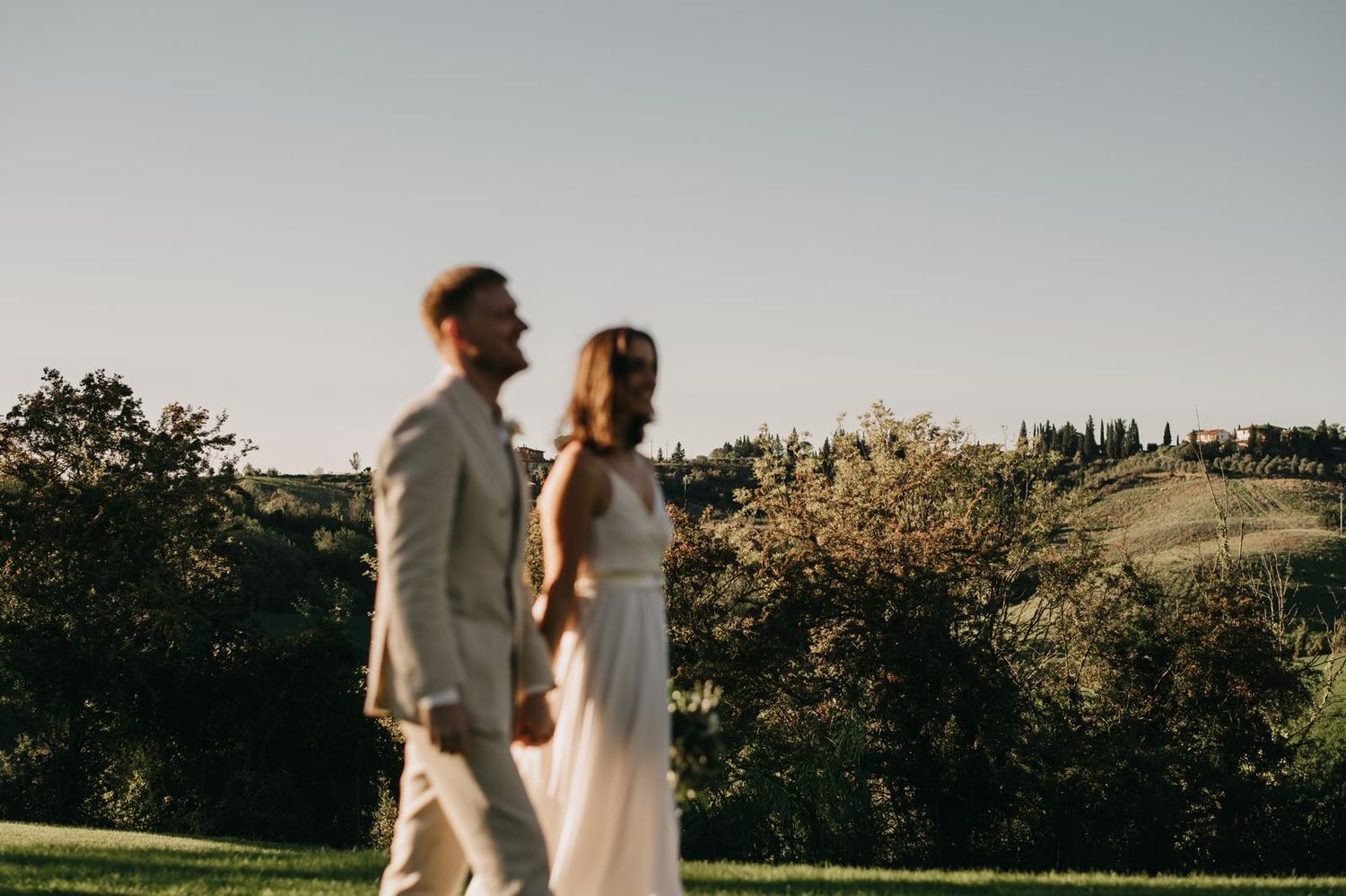 Hochzeitspaar in der Natur