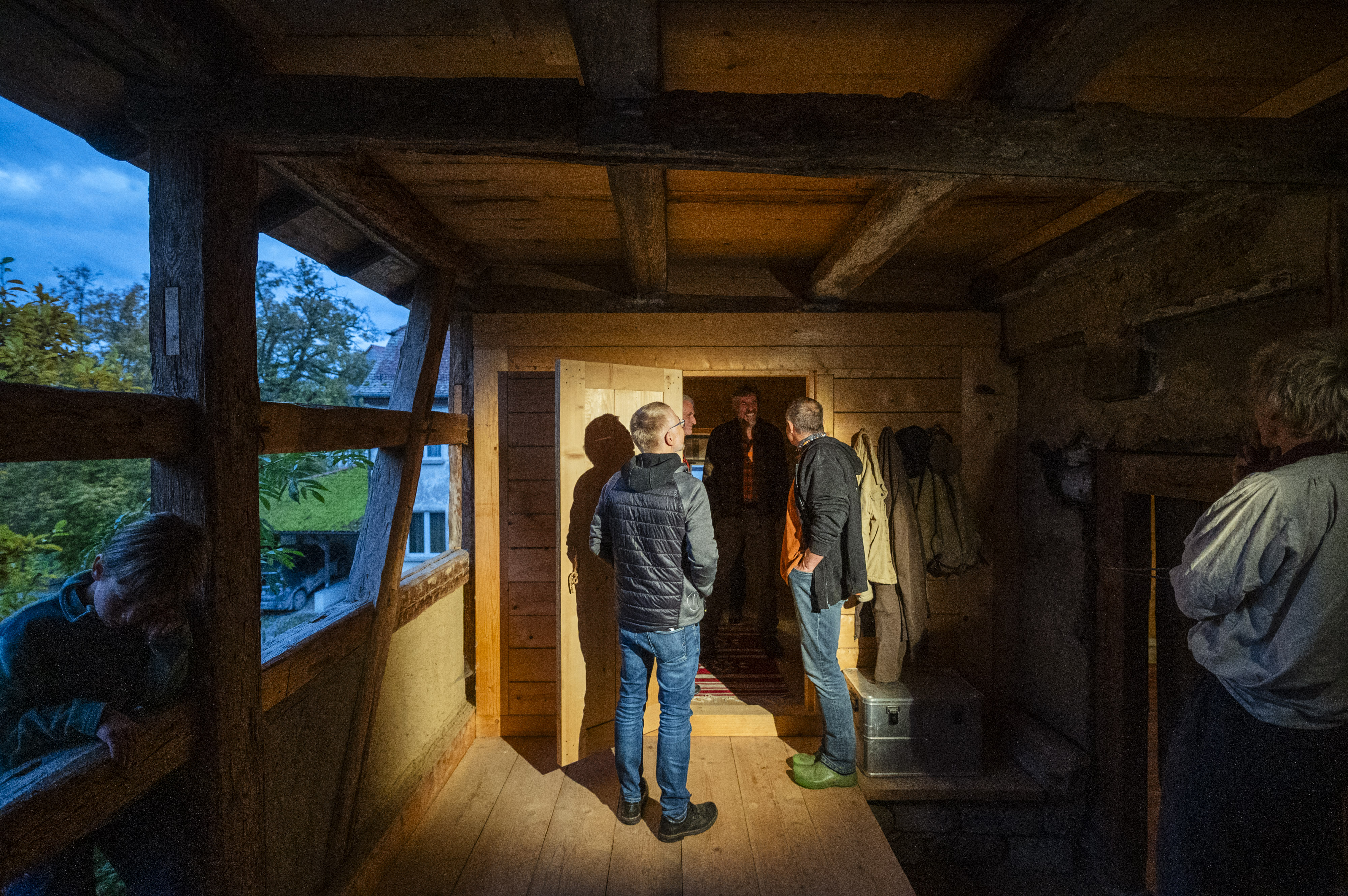 Rundgang durch die Bohlenstube. Foto: Thomas Müller